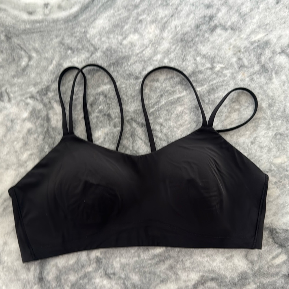 Lululemon Like a Cloud bra size 10 Black. Great condition.